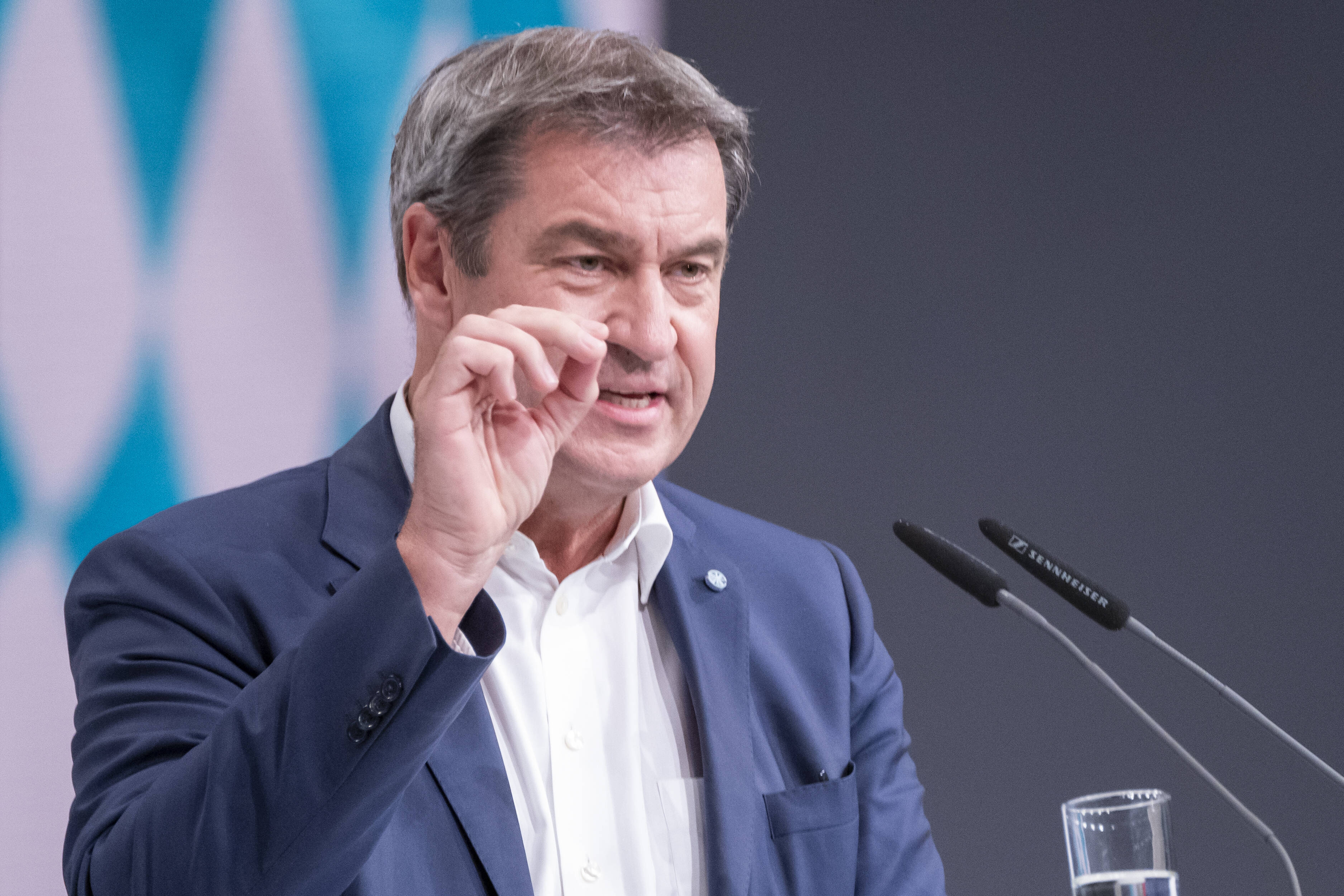 Markus Söder verhöhnt Klima-Aktivisten - Bayerischer Ministerpräsident schießt gegen Klima-Kleber!