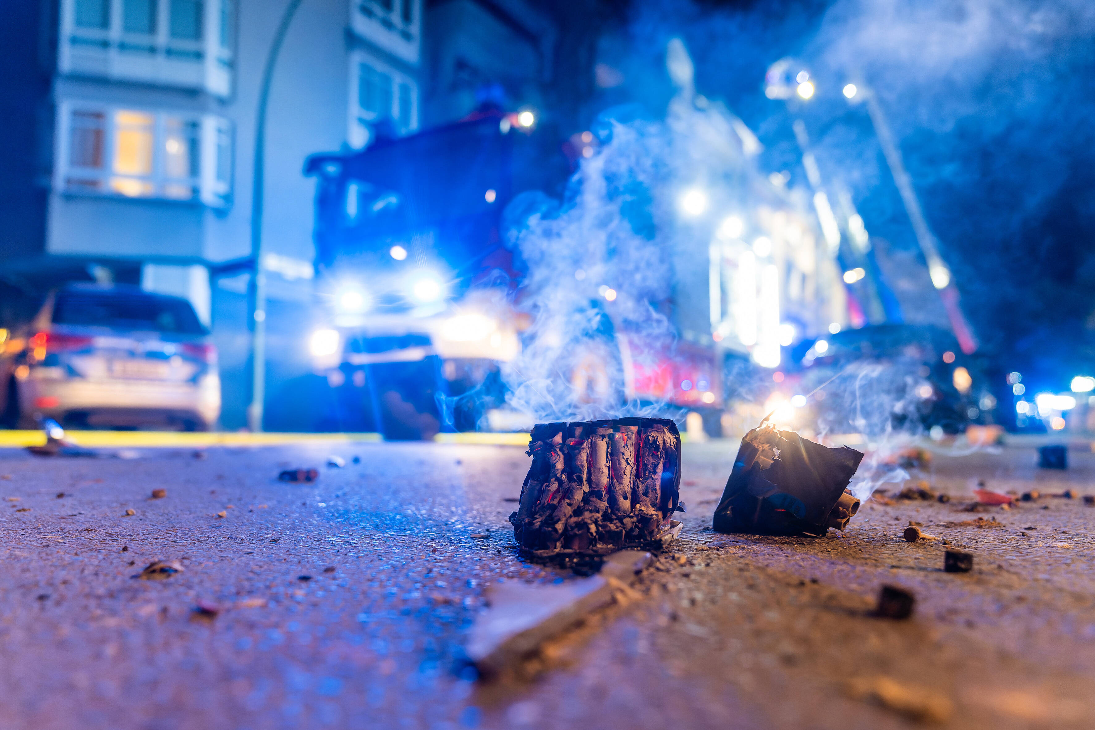 Jetzt gehen Merz und Söder auf den Berliner Senat los! Mitschuld an Silvestergewalt!
