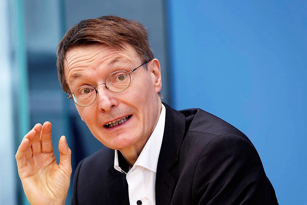 Todesdrohung gegen Gesundheitsminister Lauterbach! Einsatzkräfte durchsuchen verdächtiges Objekt