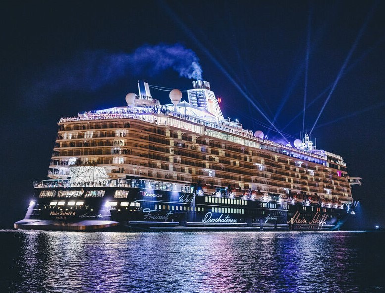 Mann über Bord auf Kreuzfahrtschiff! Tragischer Unfall  - Passagier stürzt nach Streit über Bord!