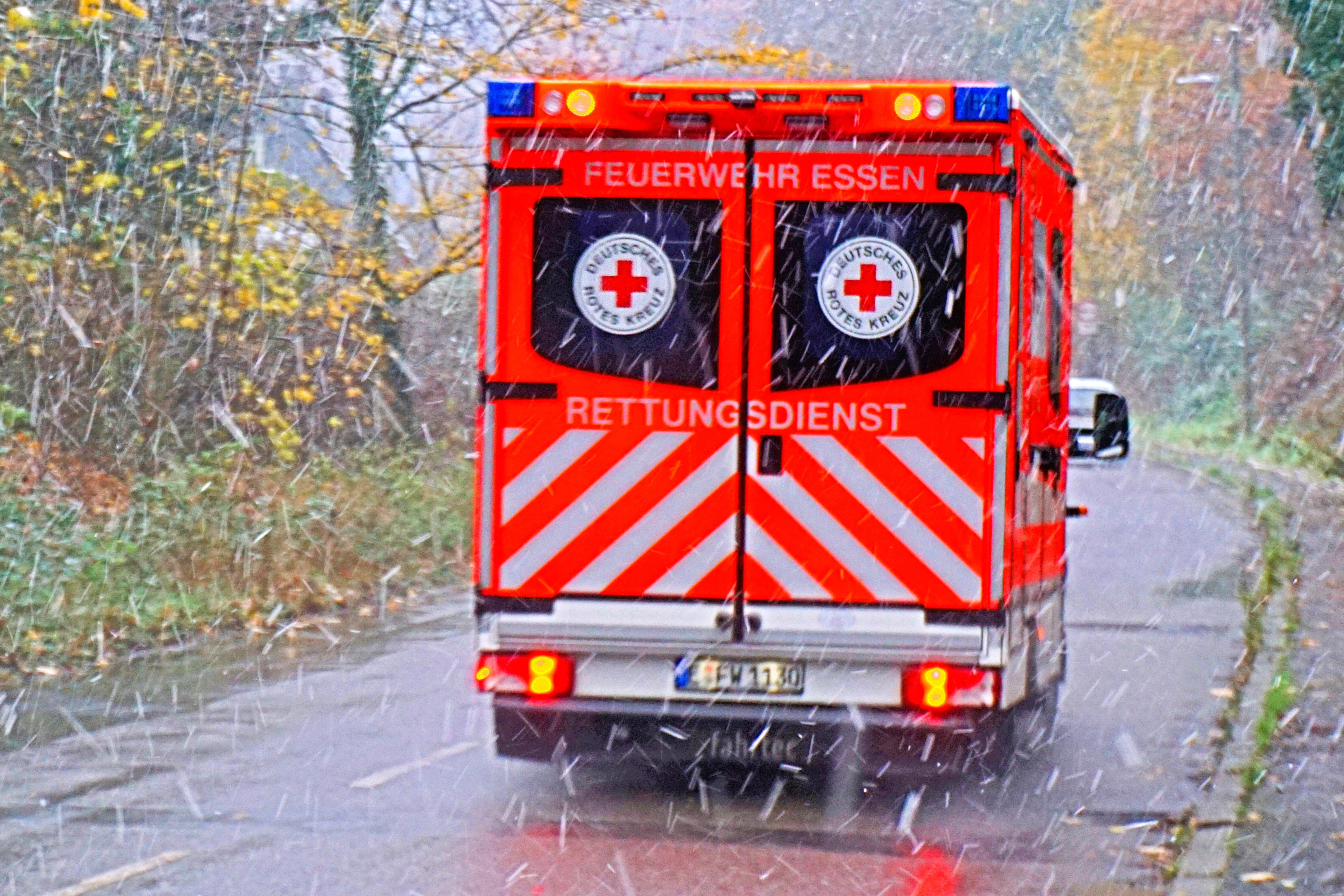 Schwerer Unfall auf der Autobahn - 12-jähriges Kind zieht sich schwere Verletzungen zu